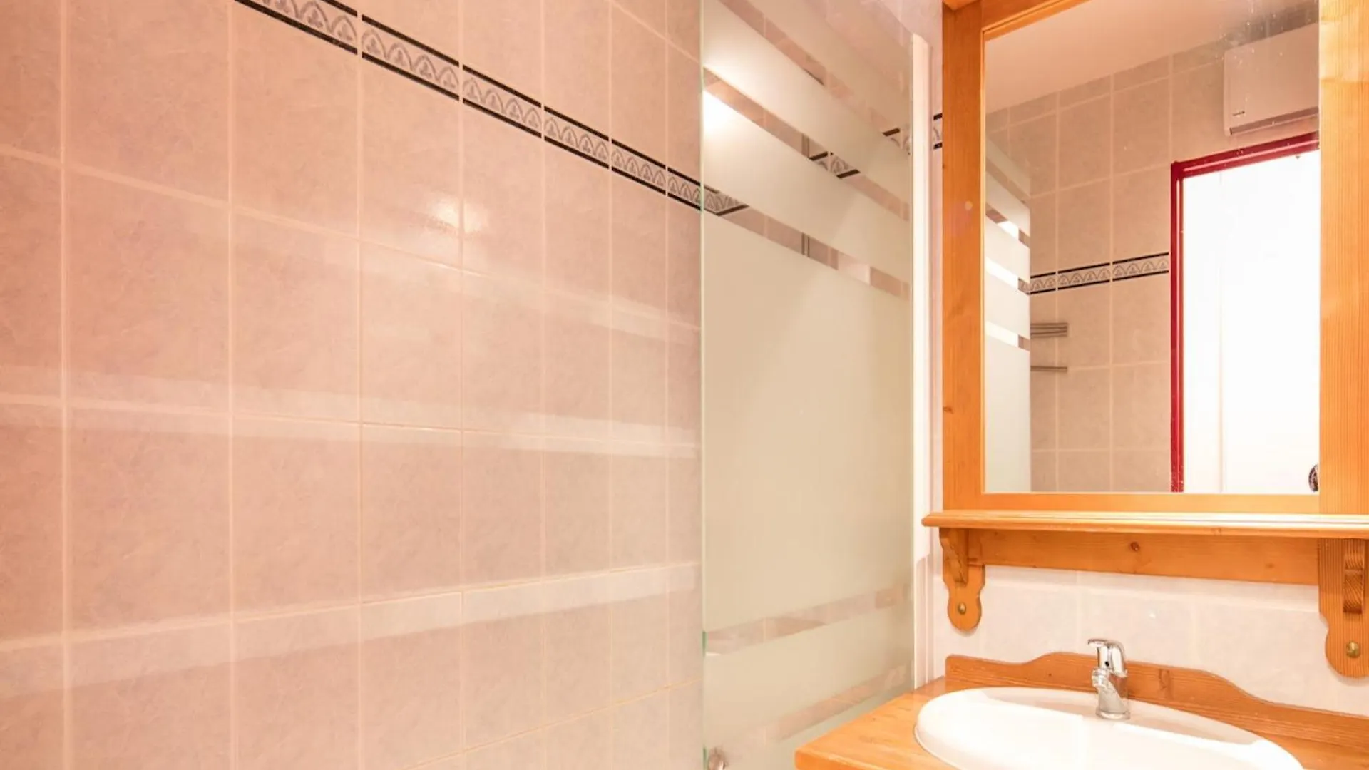 Comfortable Apartment In Valfrejus Ski-Slopes Francja